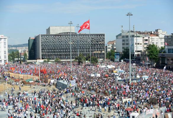 Από το Σχέδιο Μάρσαλ στην Πλατεία Ταξίμ