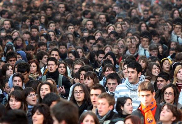 Να δείξουμε τη δύναμη που κρύβεται στη νεολαία!