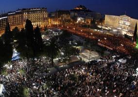 Οι πλατείες γράφουν ιστορία. Το συγκλονιστικό κίνημα του καλοκαιριού, ως έκφραση της παρατεταμένης λαϊκής αντίστασης